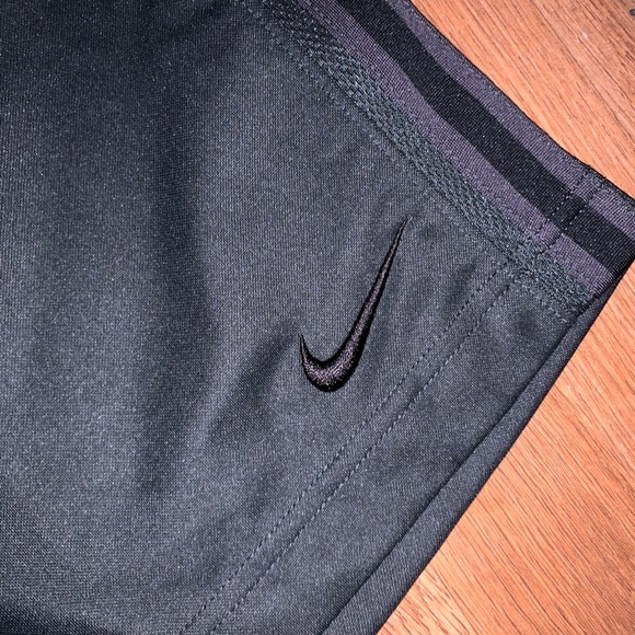 Nike Grey / Black Athletic Shorts Size Mens Medium - Picture 2 of 7